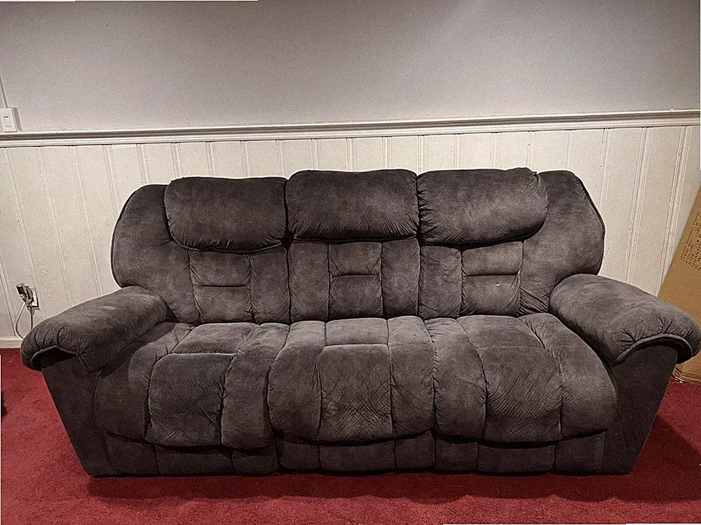 RECLINER COUCHES 2 PIECES